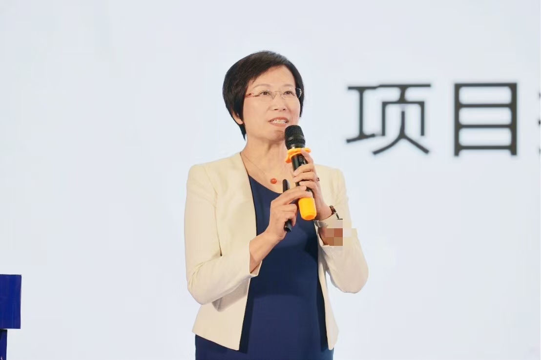 中国香化协会理事长颜江瑛受邀出席湖州未来大会，中国化妆品高质量发展指数研究正式启动